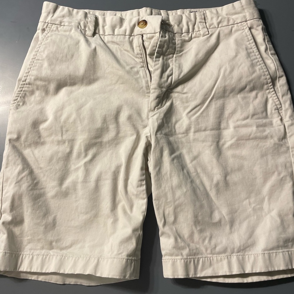 Vineyard Vines khaki shorts